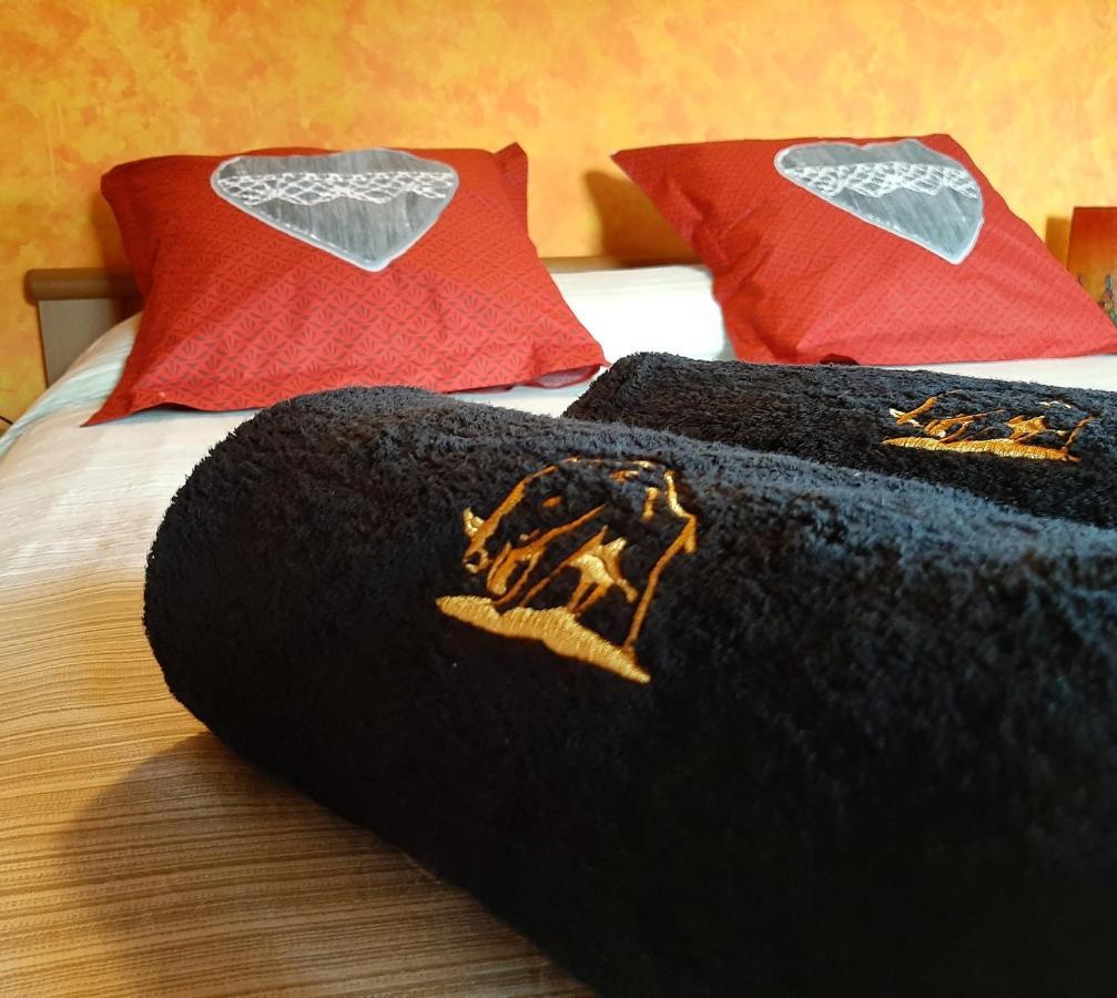 B&B La Locanda Del Cinghiale Aurano Exteriör bild