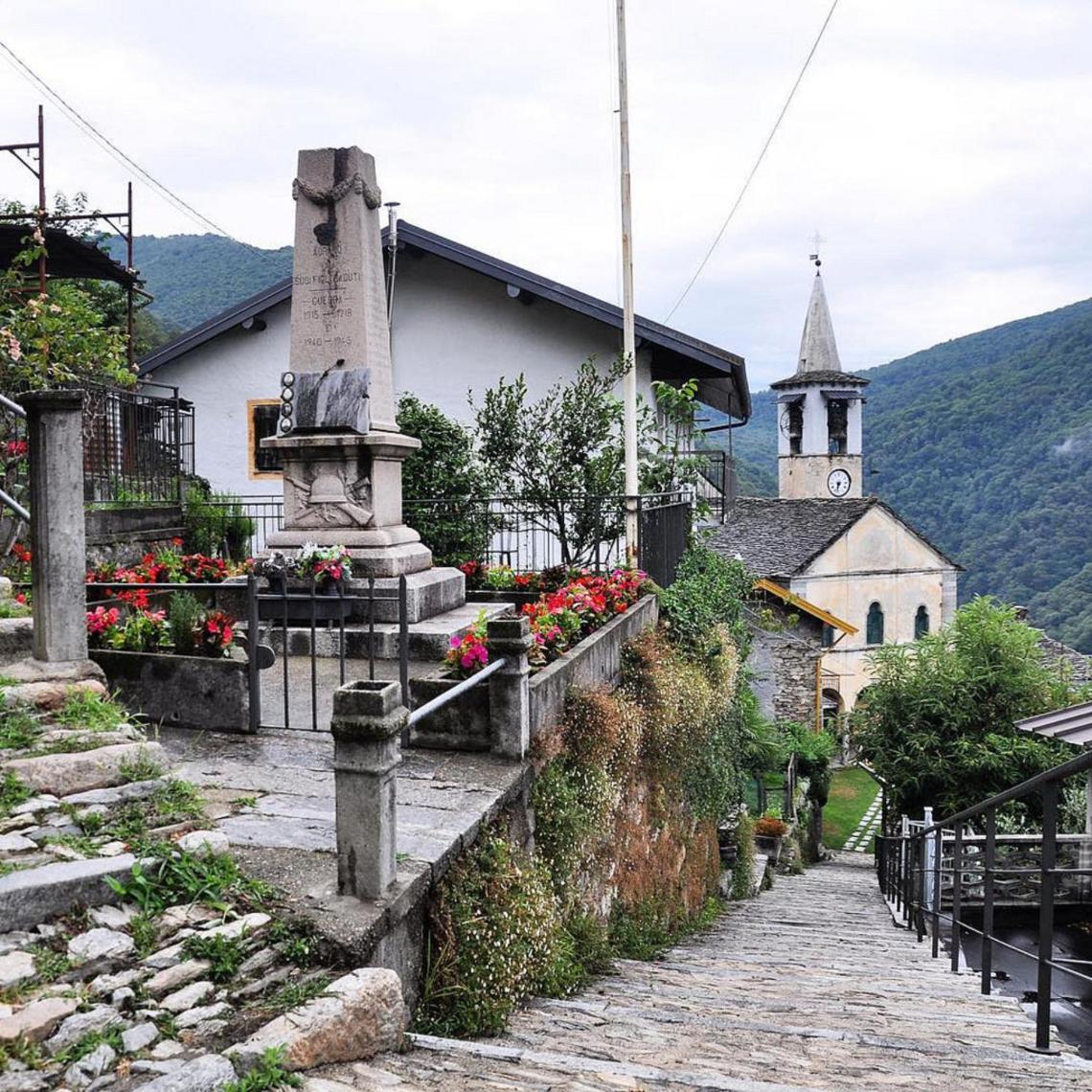 B&B La Locanda Del Cinghiale Aurano Exteriör bild
